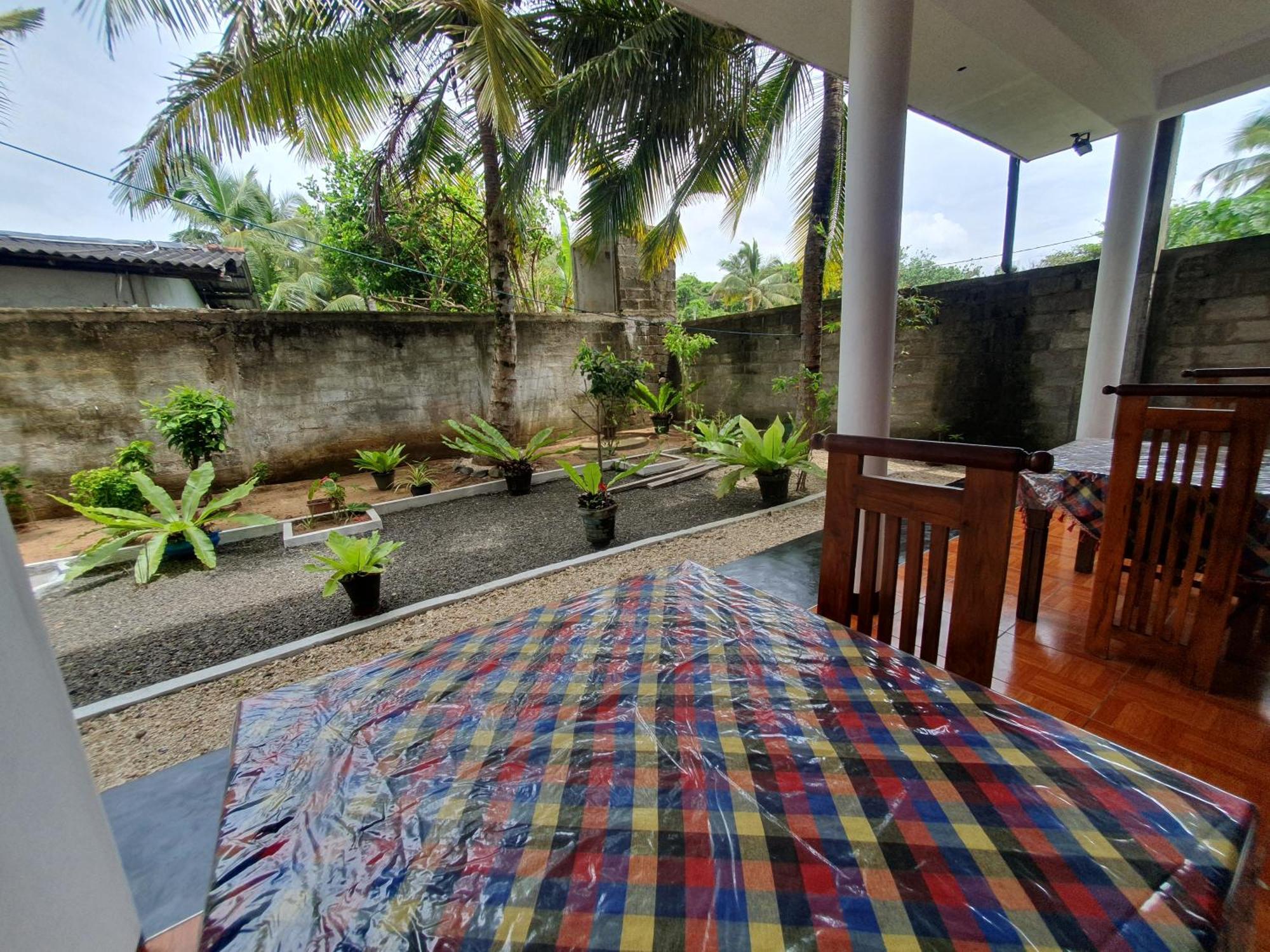 Sayura Beach Hotel Mirissa Buitenkant foto